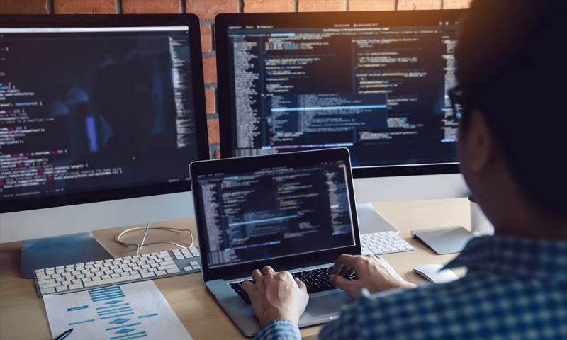 数据科学选型:R与Python如何赋能康县网站建设?